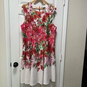 B01-ROZ & ALI Floral A Line Dress w/ Shoulder Cut Outs 18 pkus size